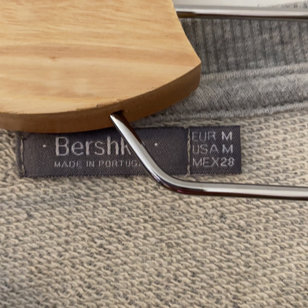 Bershka Sweatshirt - Picture 2 of 6